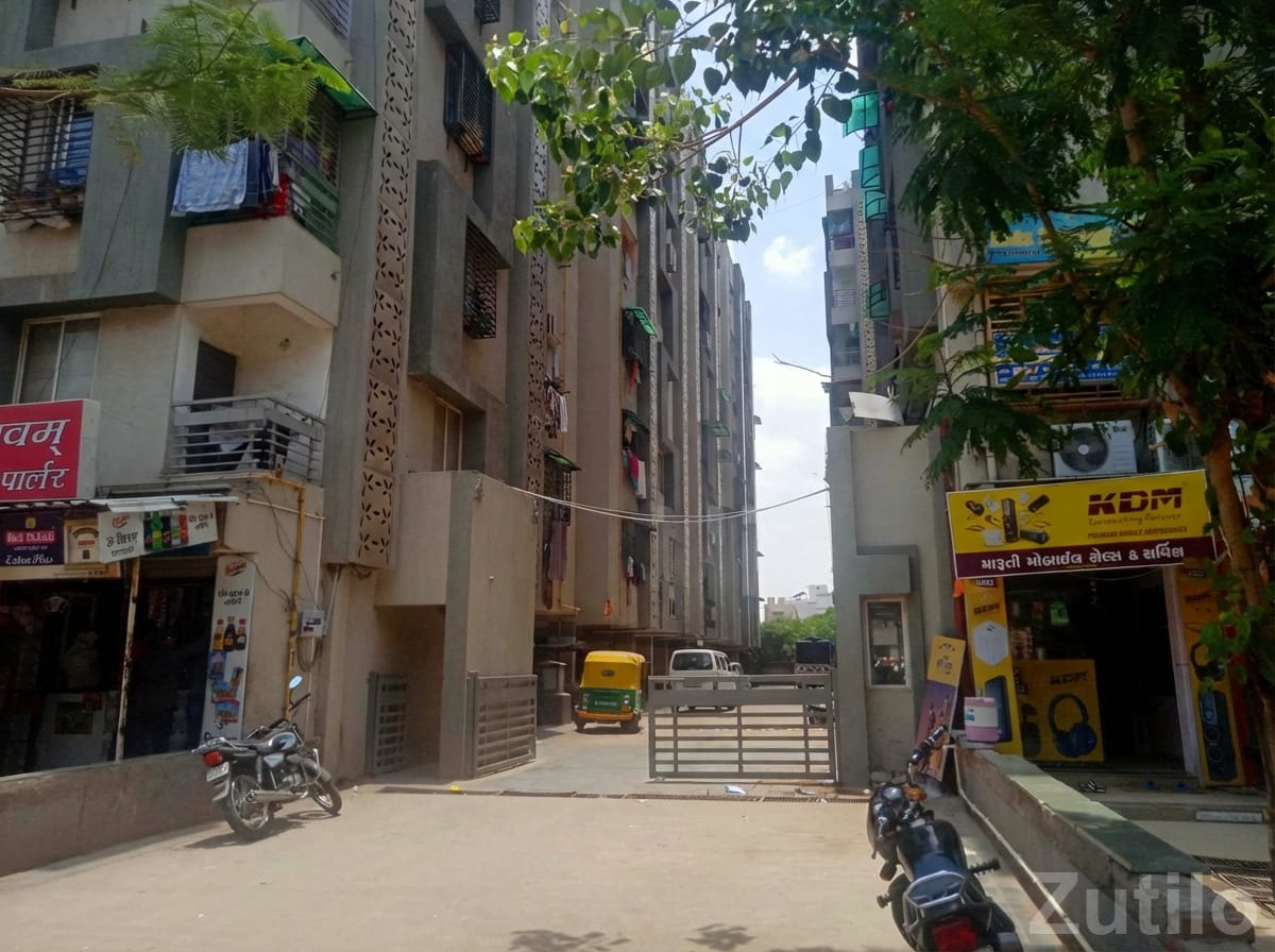 1 BHK Flat for Sale in Prime Area - House for Sale - Daskroi - Image 2