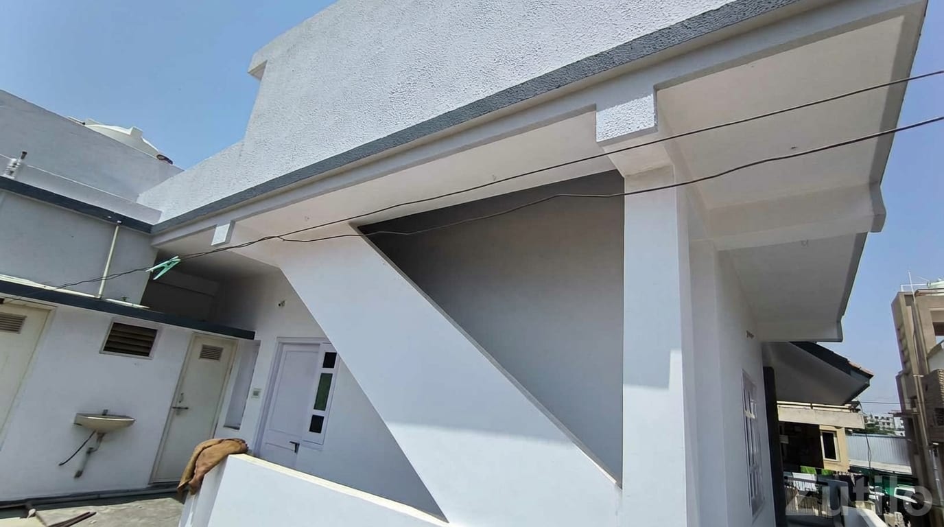 Tenament House for Sale Sola Science City Tenament House for Sale Sola Science City