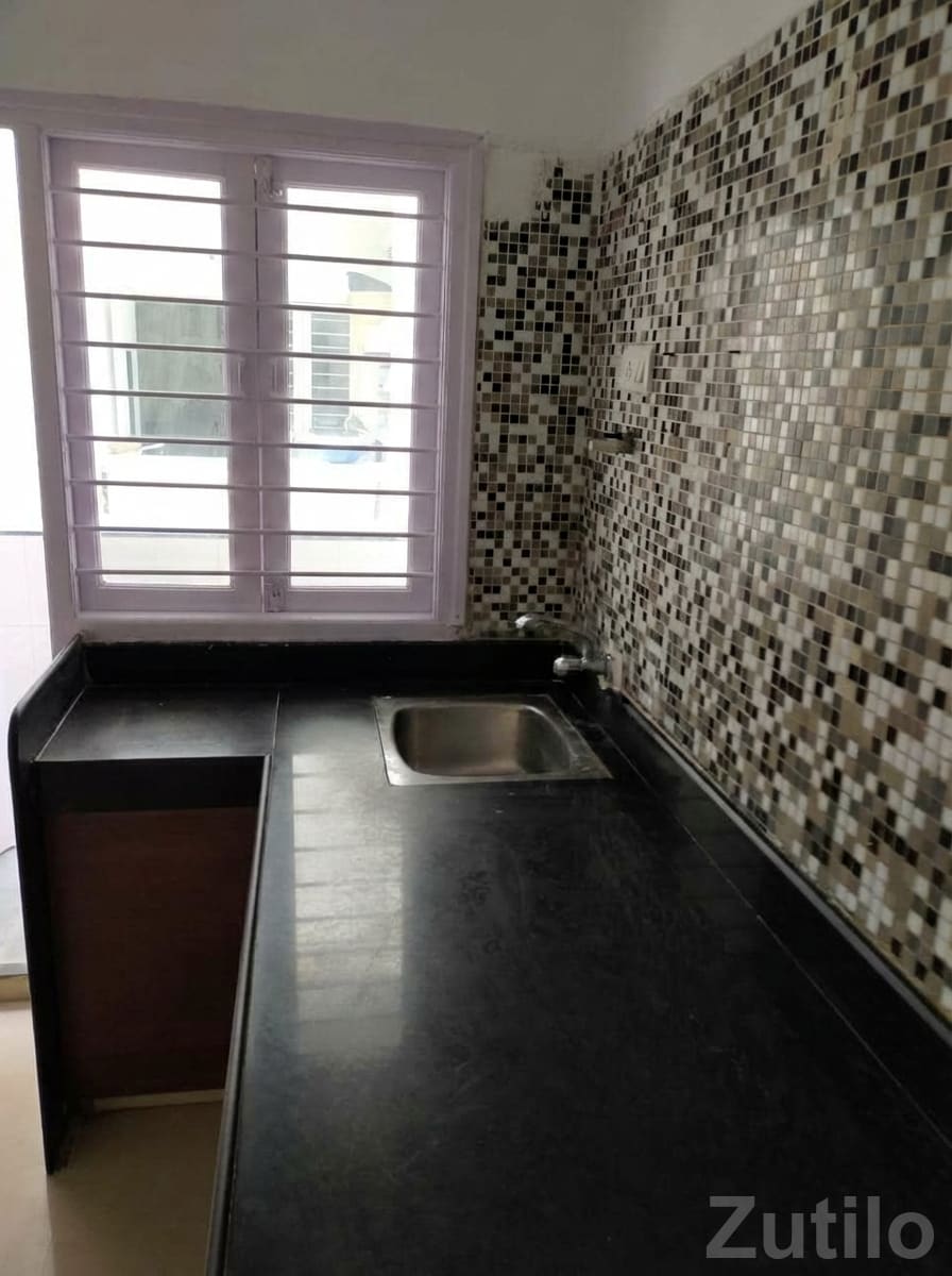 2 BHK Flat for Sale in Vibrant Silver-1 - House for Sale - Daskroi - Image 2