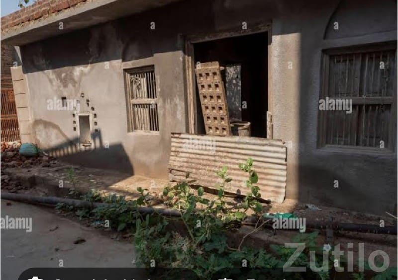 800 Sqft House with 4 Units for Sale
