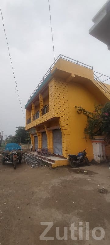 2 Floor House with 3 Shops for Sale 2 Floor House with 3 Shops for Sale