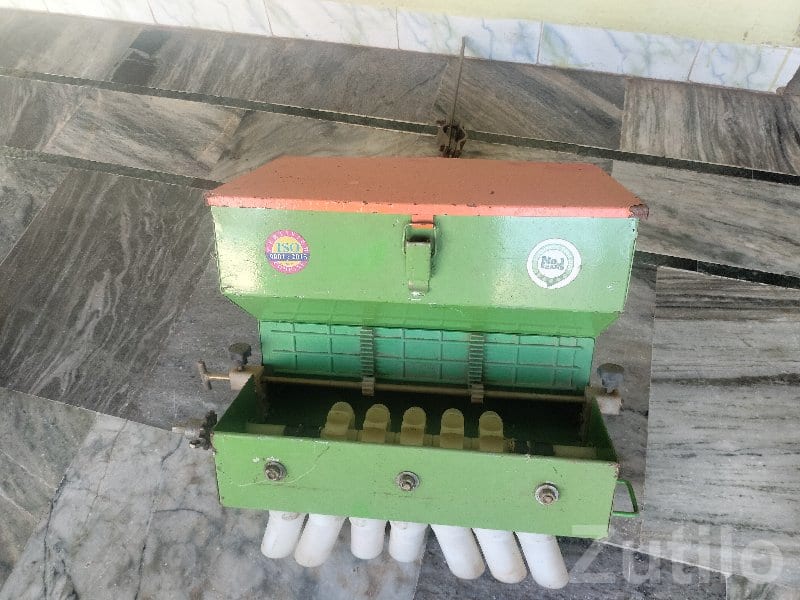 Manual Seed Drill for Farming - Farm Equipment - Mendarda - Image 3