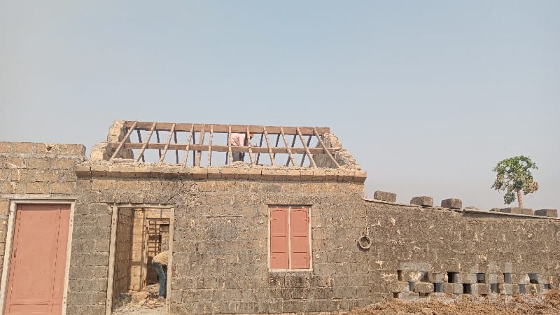 Old House Structure for Sale - ઘર વેચાણ માટે - માંગ્રોળ - Image 3