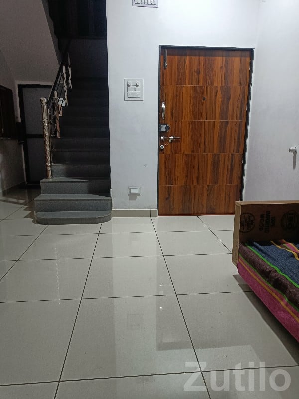 2 BHK Flat for Sale in Keshod Ambawadi