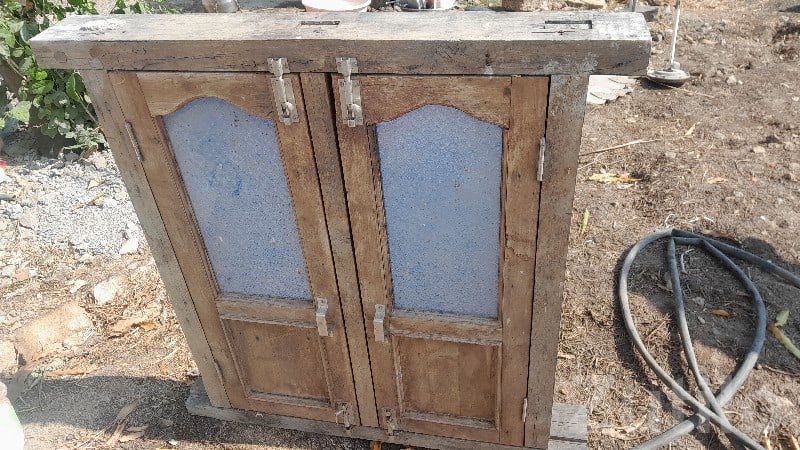 Old Wooden Window Frame For Sale - વિવિધ - કલ્યાણપુર - Image 3