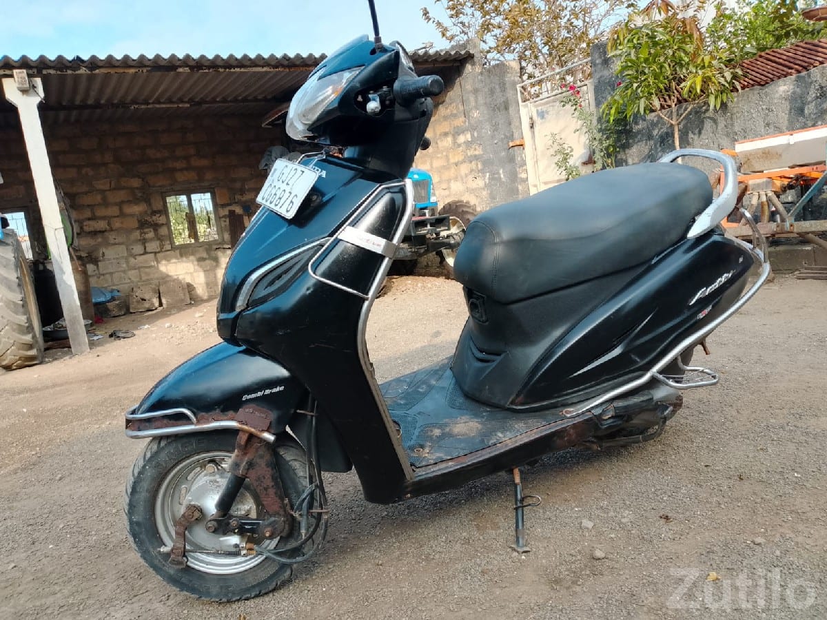 Honda Activa 2018 Black Scooter Sale - Bikes - Bhanvad - Image 3