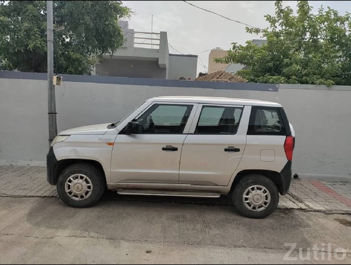 Mahindra TUV300 T4 2017 Diesel Car - કાર - ગઢડા - Image 2