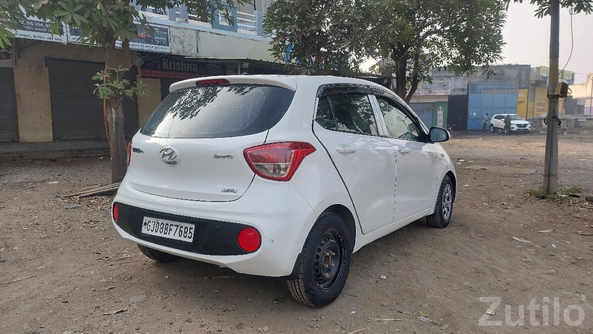 Hyundai Grand i10 Sport 2017 Diesel 1st Owner - Cars - Upleta - Image 4