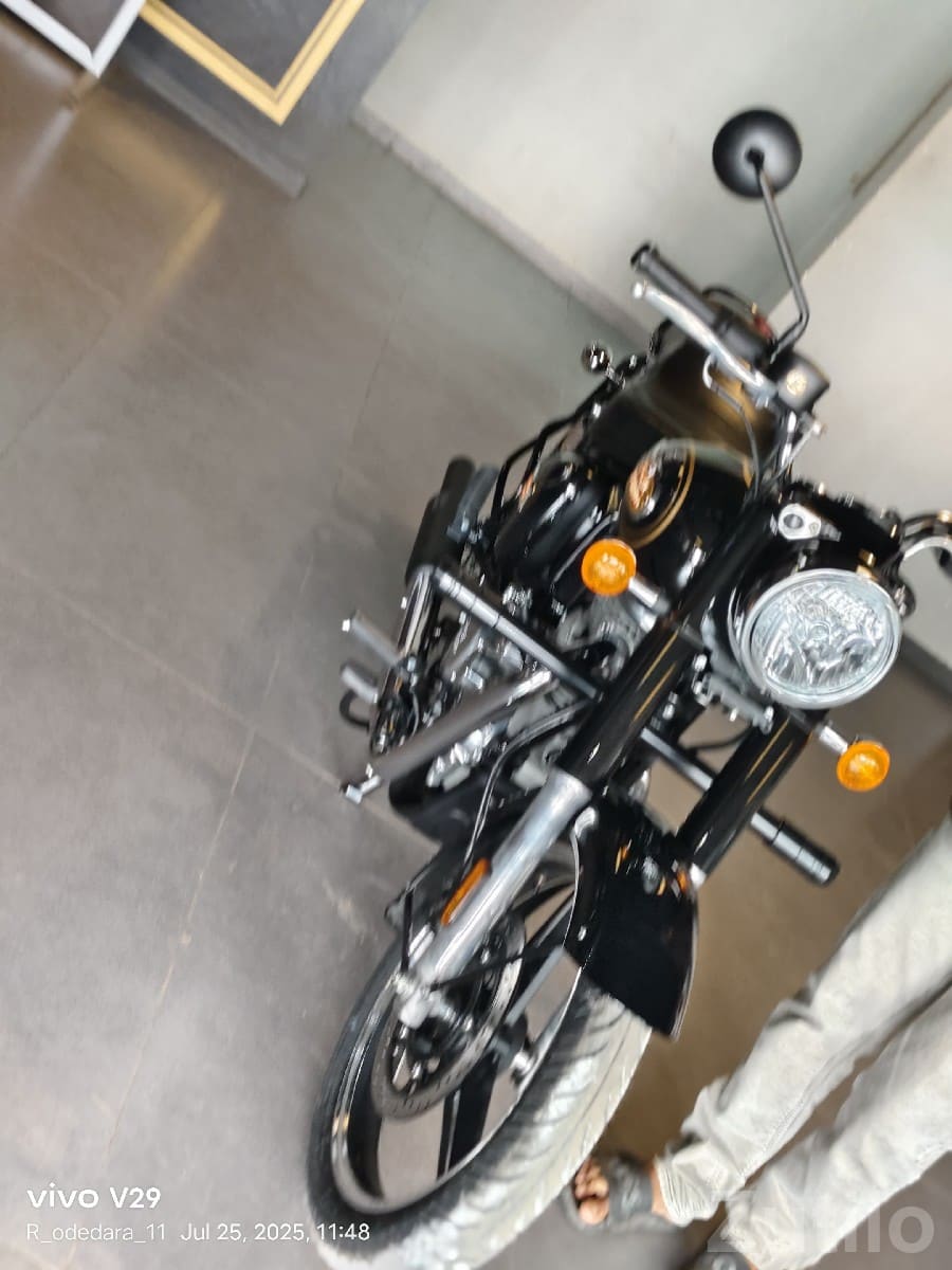 Royal Enfield Bullet 2025 Black Bike Royal Enfield Bullet 2025 Black Bike