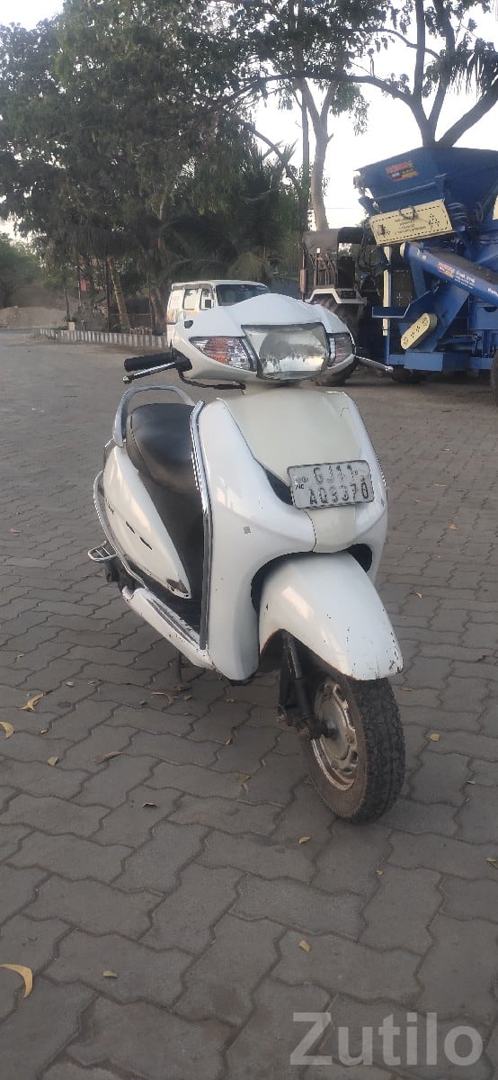Honda Activa 2014 scooter in good condition - Bikes - Vanthali - Image 3