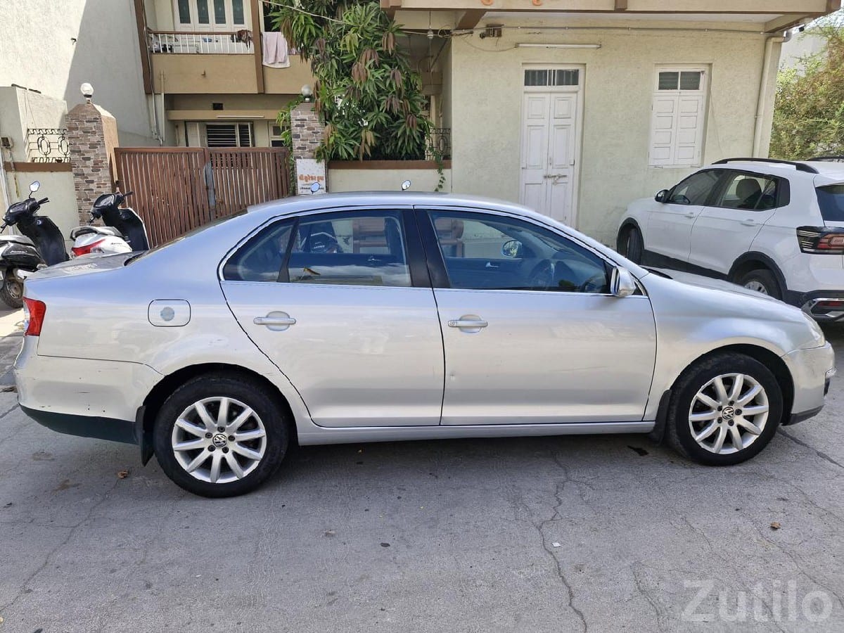 Volkswagen Jetta 2010 Used Car for Sale - Cars - Mokar - Image 3