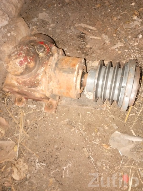 Used 17x27 Gear Box 540 RPM Industrial Unit - ઔદ્યોગિક સ્પેર પાર્ટ્સ - બાગવદર - Image 2