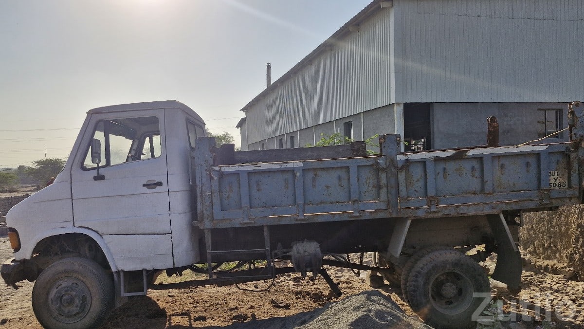 SFC 709 Tipper Truck 2001 for Sale SFC 709 Tipper Truck 2001 for Sale