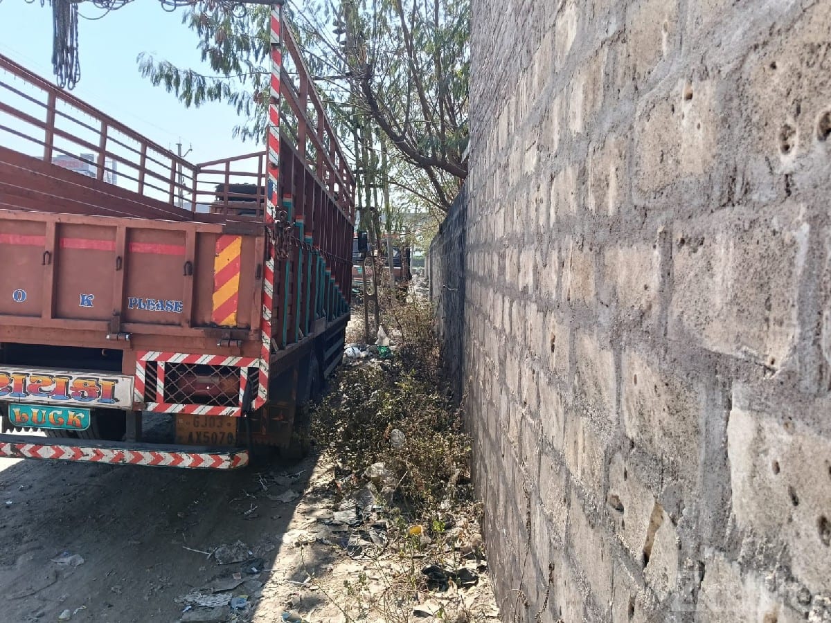 Used Cargo Truck 2012 Model for Sale - Trucks & Lorries - Jamjodhpur - Image 2