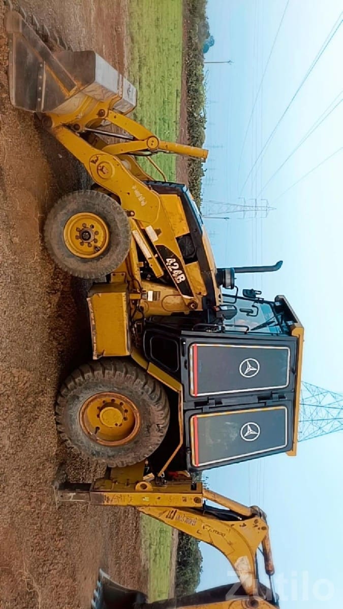 CAT 424B Backhoe Loader for Sale - Construction Vehicles - Virpur - Image 3