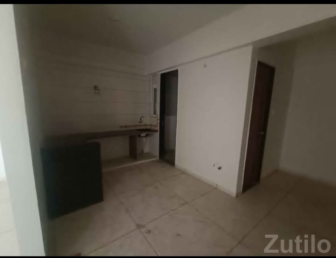 2 bhk flat માધાપર સર્કલ પાસે - ઘર વેચાણ માટે - રાજકોટ શહેર - Image 3