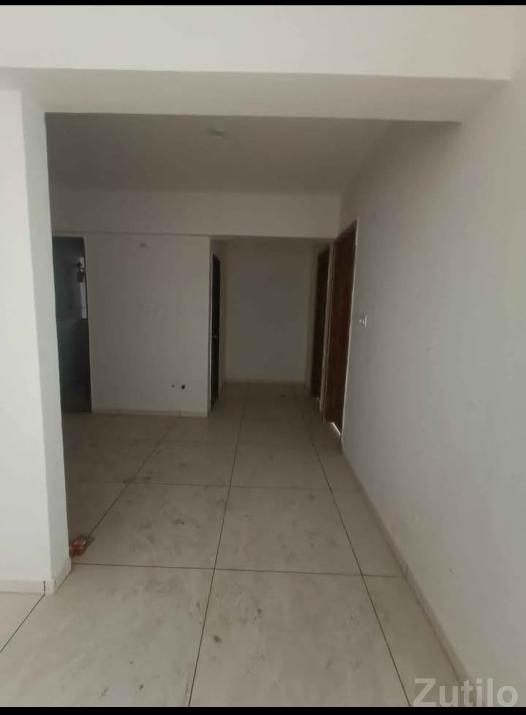 2 bhk flat માધાપર સર્કલ પાસે - ઘર વેચાણ માટે - રાજકોટ શહેર - Image 4