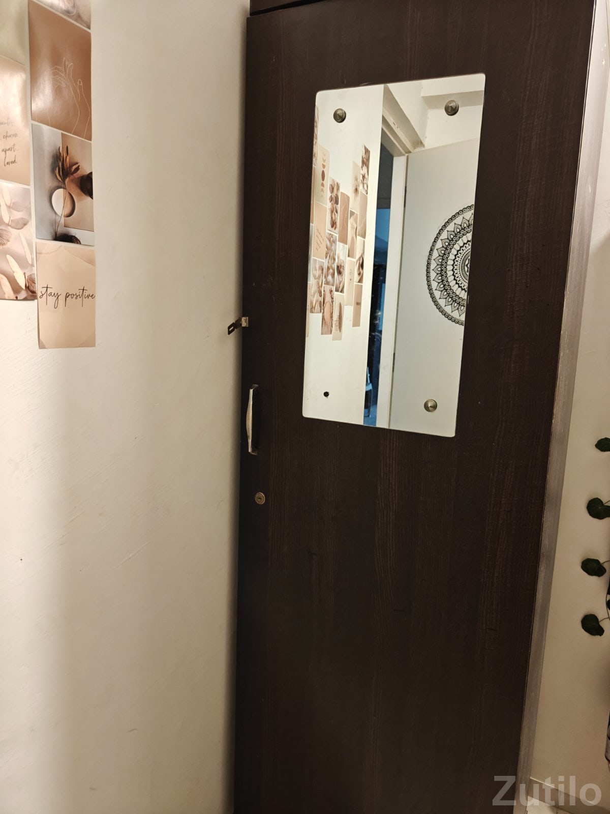 Single Box bed and  single door wardrobe with mirror. Both in good condition - કબાટ અને સ્ટોરેજ - અમદાવાદ શહેર - Image 2