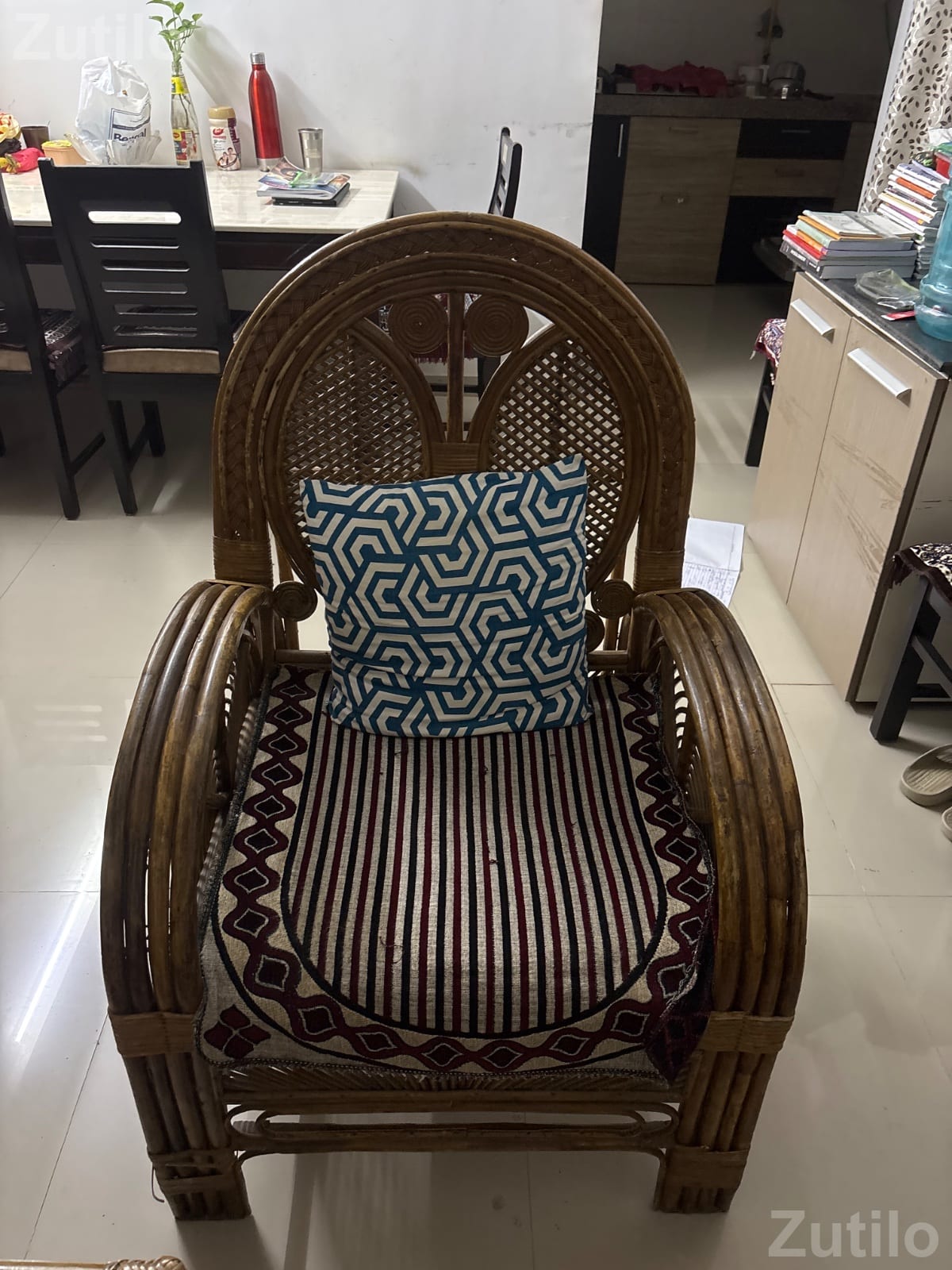 Sofa set along with centre table made of cane - સોફા સેટ - દસ્ક્રોઇ - Image 3