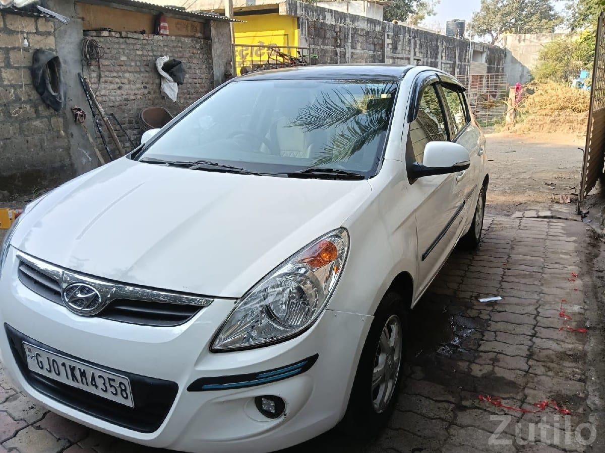 Hyundai i20 Asta CNG 2011 for Sale - કાર - બાગસરા - Image 2