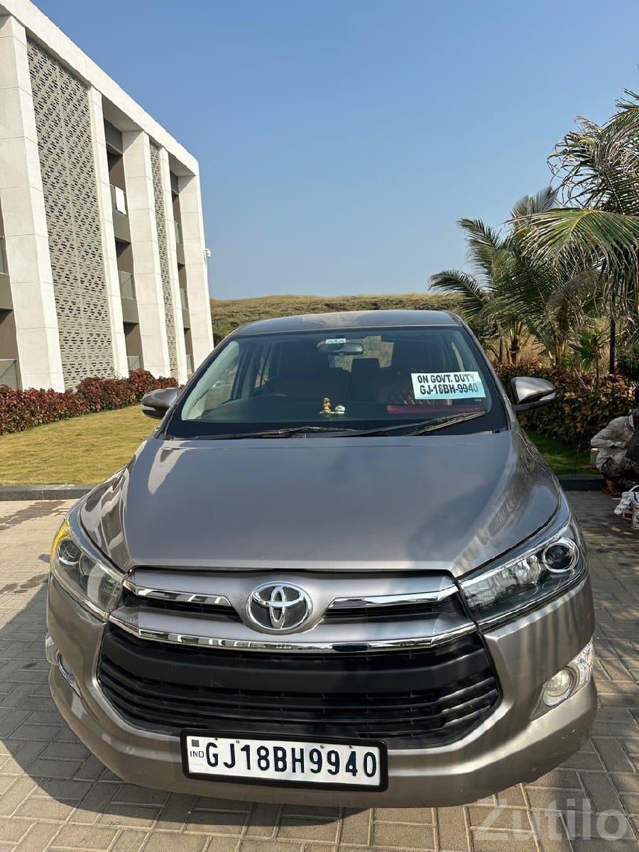 Toyota Innova Crysta V Diesel 2017
