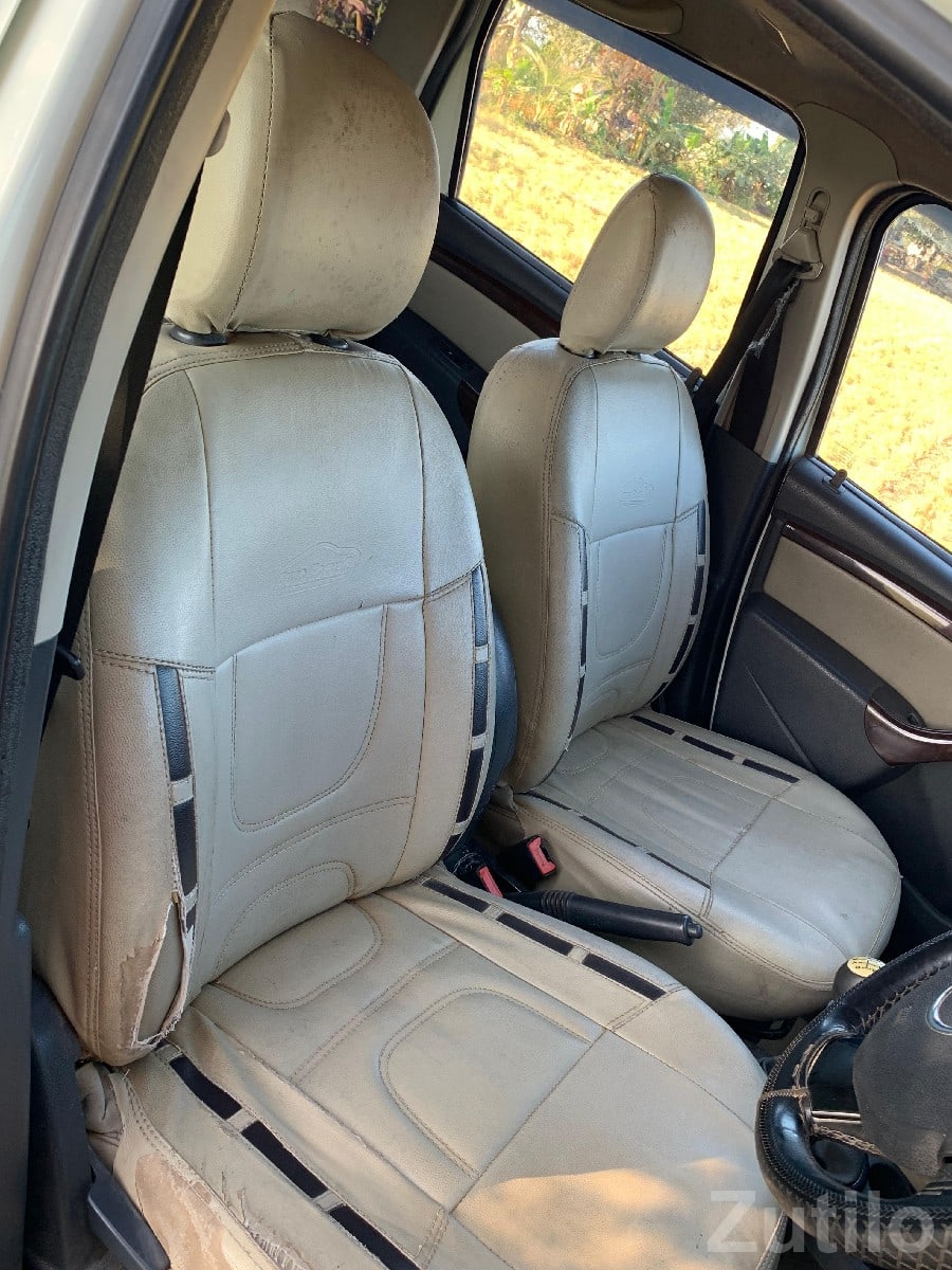 2013 Dustar Car with AC & New Tyres