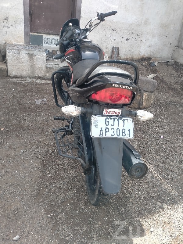 Honda Shine 2014 Black Used Bike - Bikes - Bhesan - Image 2