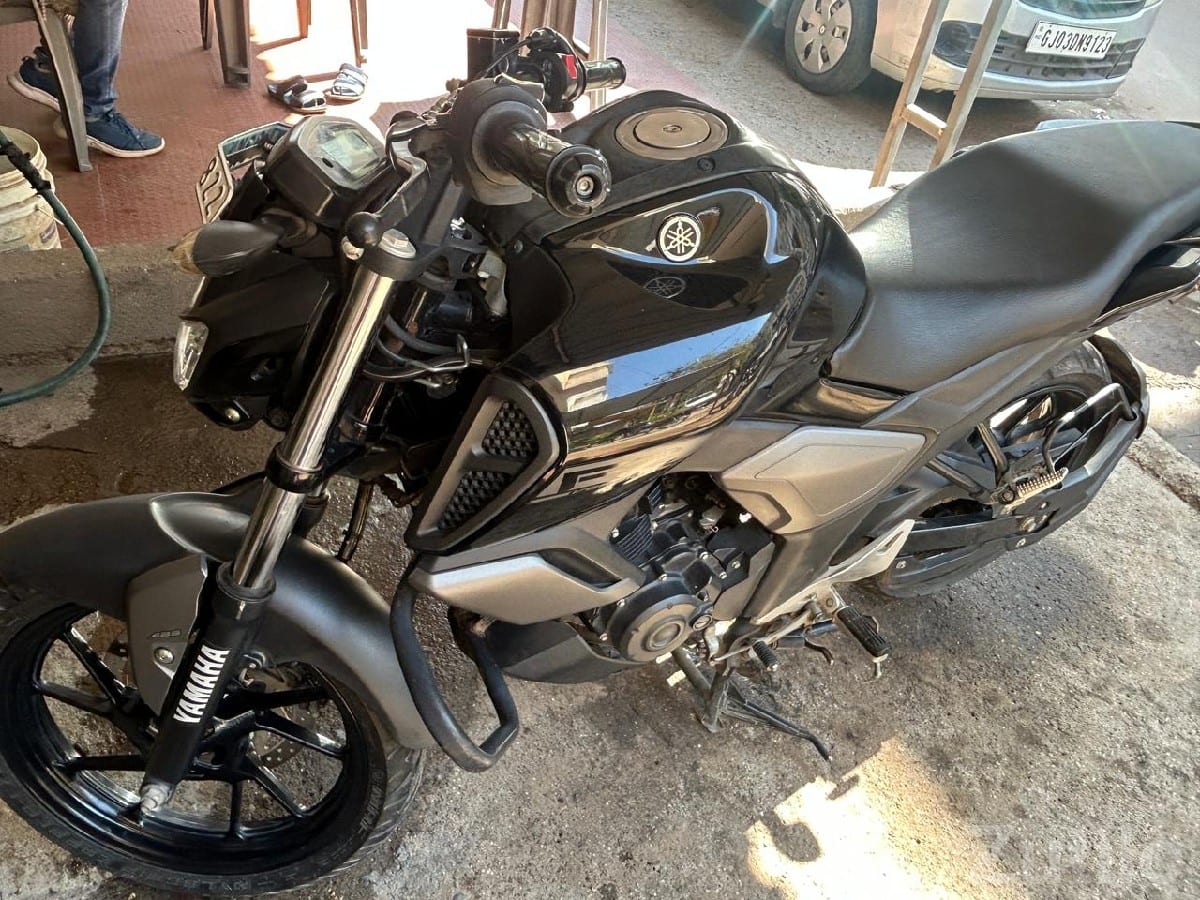 Yamaha FZ-S 2023 Used Bike for Sale - Bikes - Dhoraji - Image 3