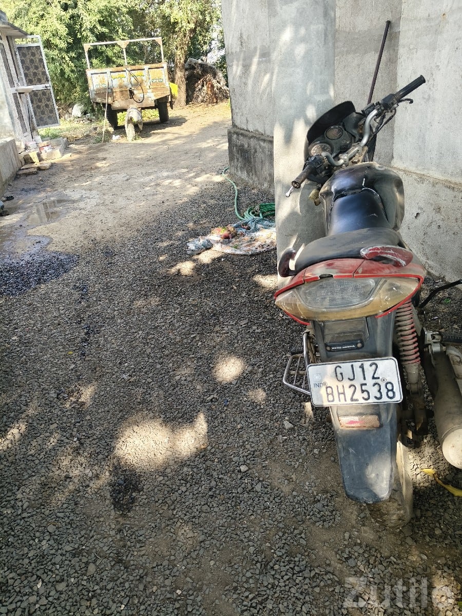 Used Hero Honda CBZ 2011 Motorcycle - બાઇક્સ - કલ્યાણપુર - Image 2