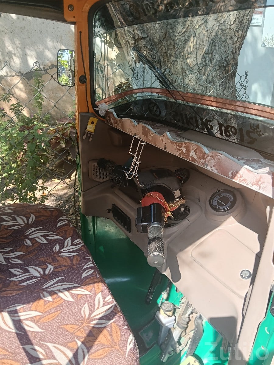 Bajaj Maxima 2023 Auto Rickshaw Seat Cabin - ઓટો રિક્ષા - જામકંડોરણા - Image 3