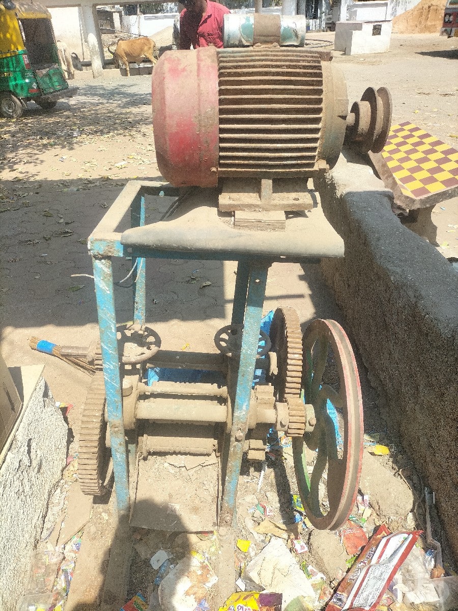 Used Electric Ice Crushing Machine Set Used Electric Ice Crushing Machine Set