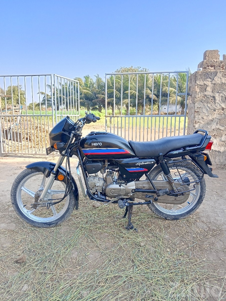 2019 Hero Splendor Plus used bike - Bikes - Modhvada - Image 3