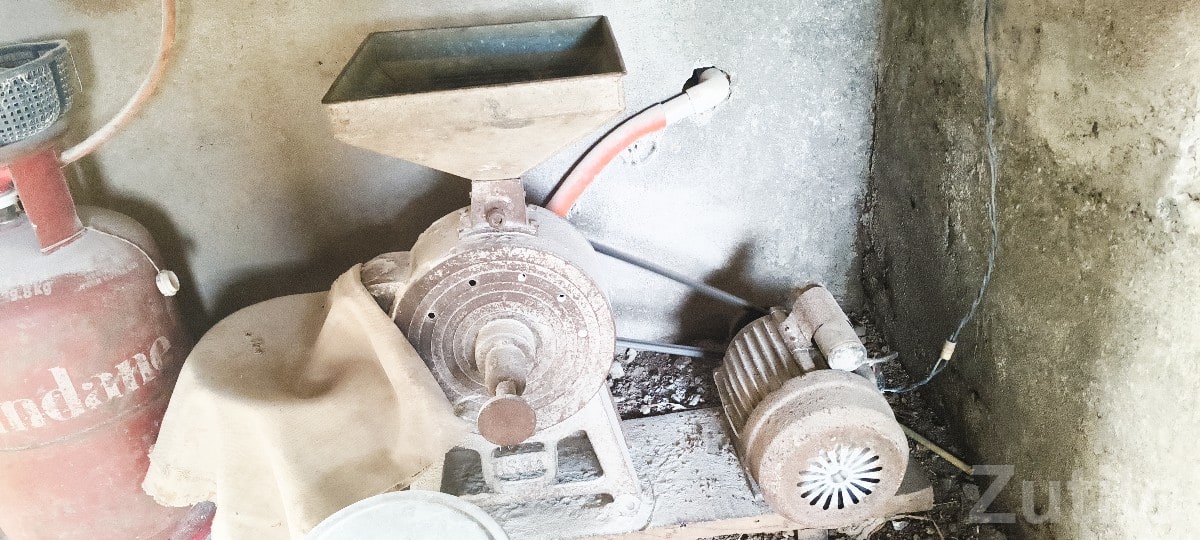 Used Electric Gharghanti Flour Mill - Machinery - Mangrol - Image 2