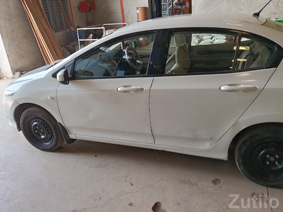 Honda City 2011 White Sedan for Sale