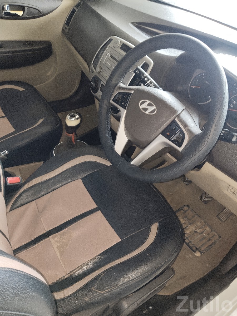 2011 Hyundai i20 White Car - Cars - Modhvada - Image 3