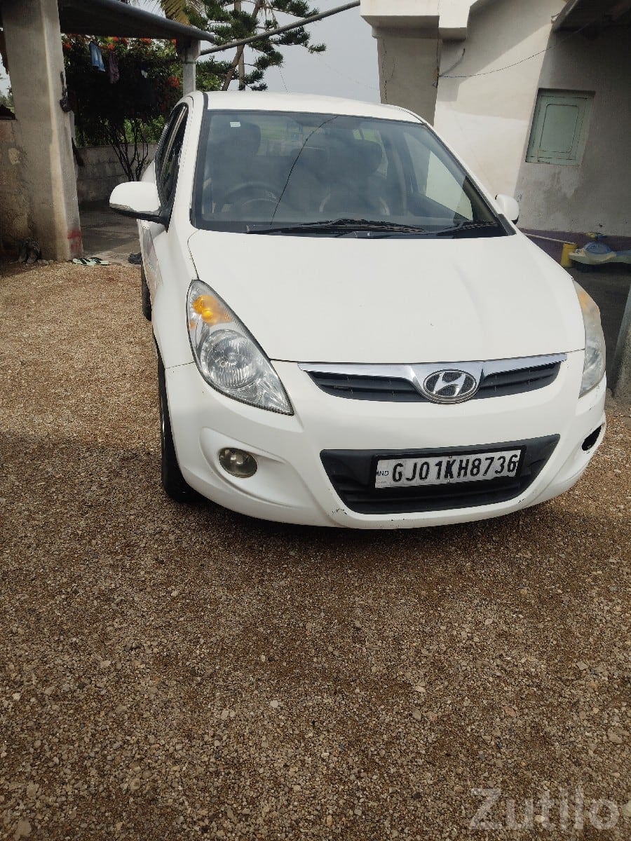 2011 Hyundai i20 White Car - Cars - Modhvada - Image 2