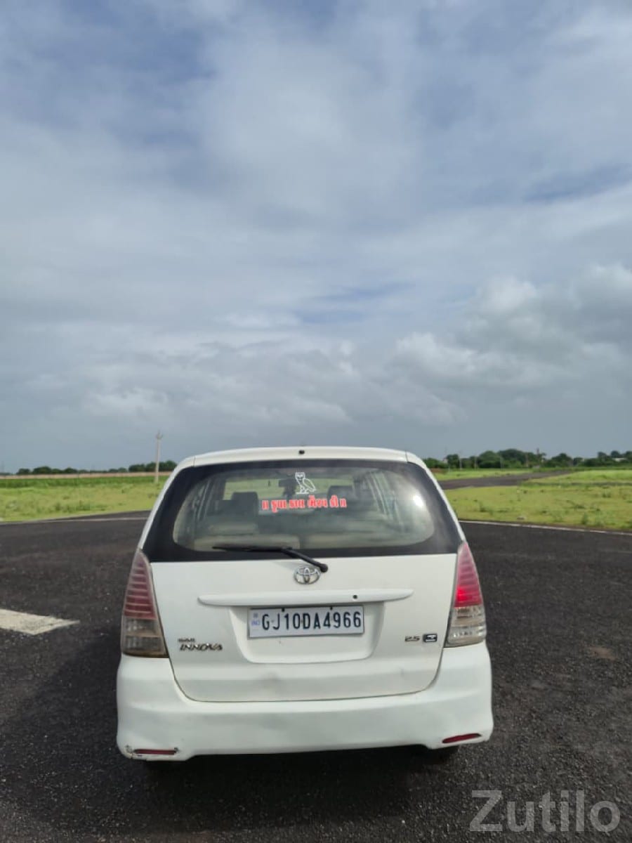 Toyota Innova White MPV - કાર - જસદણ - Image 3
