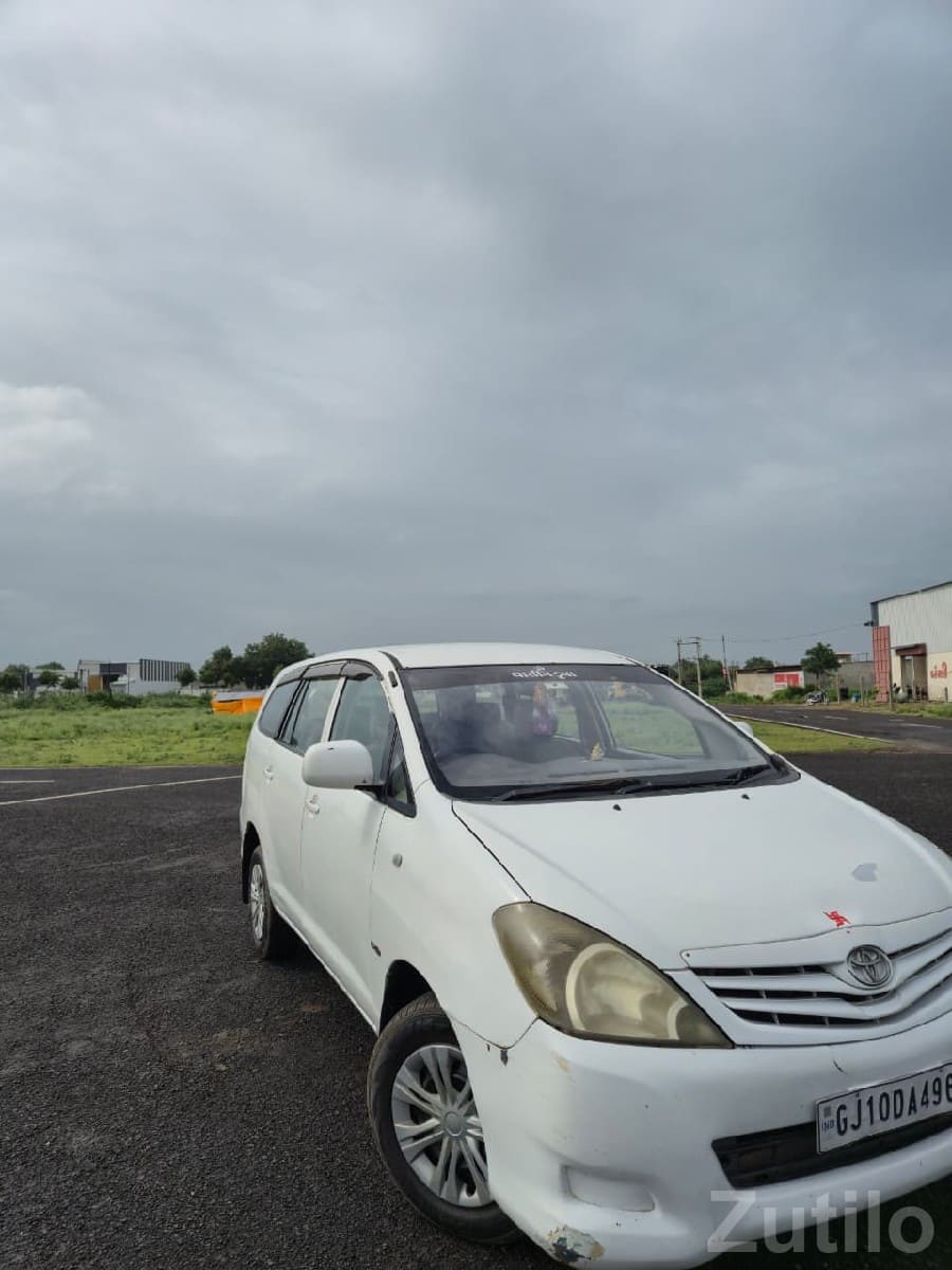 Toyota Innova White MPV - કાર - જસદણ - Image 2
