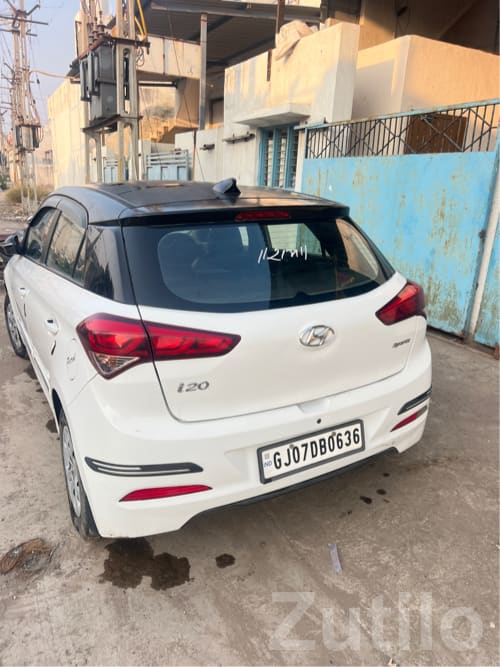 Hyundai i20 Sportz 2017 Petrol Car - કાર - કોટડા સાંગાણી - Image 3
