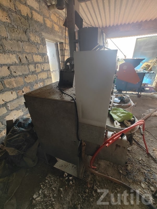 Fully Automatic Mini Ghani Oil Machine - મશીનરી - કલ્યાણપુર - Image 2