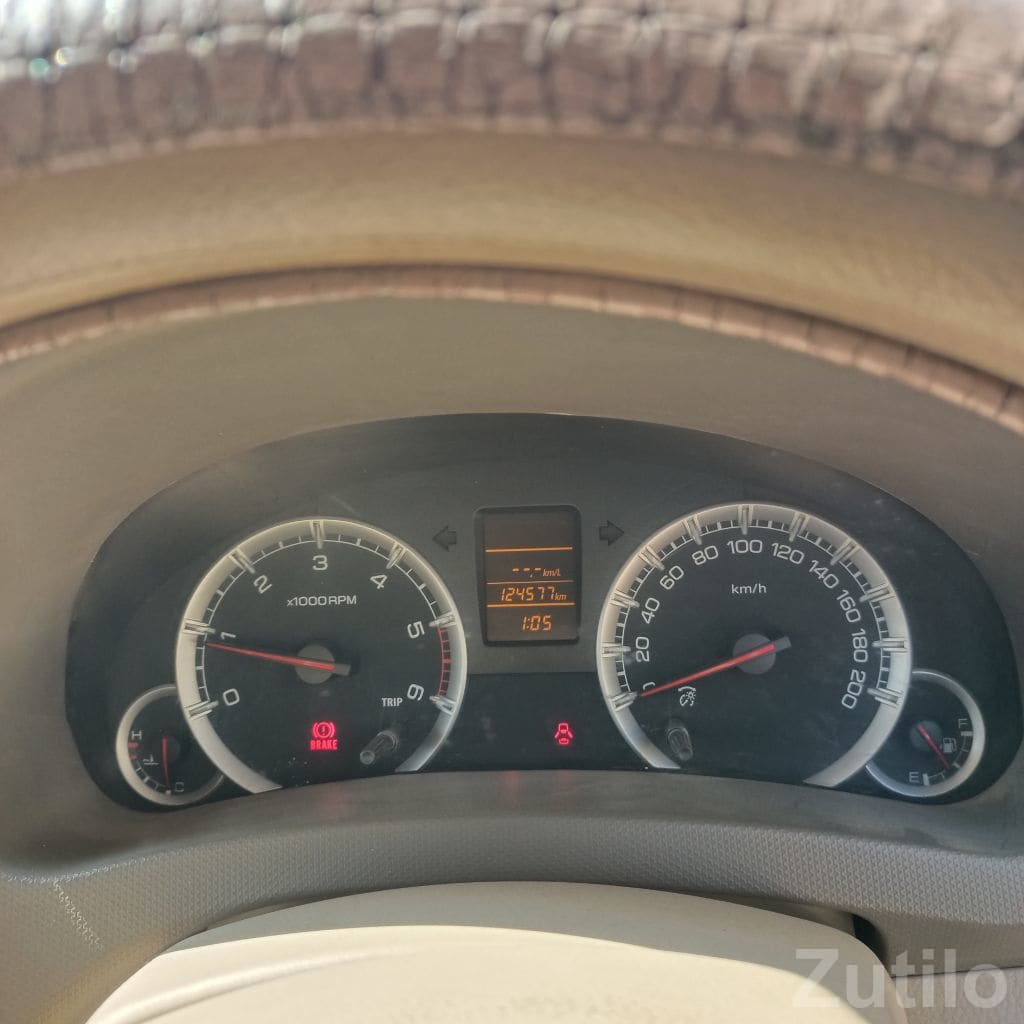 2013 Maruti Suzuki Diesel Car 3rd Owner - કાર - સુરત શહેર - Image 3