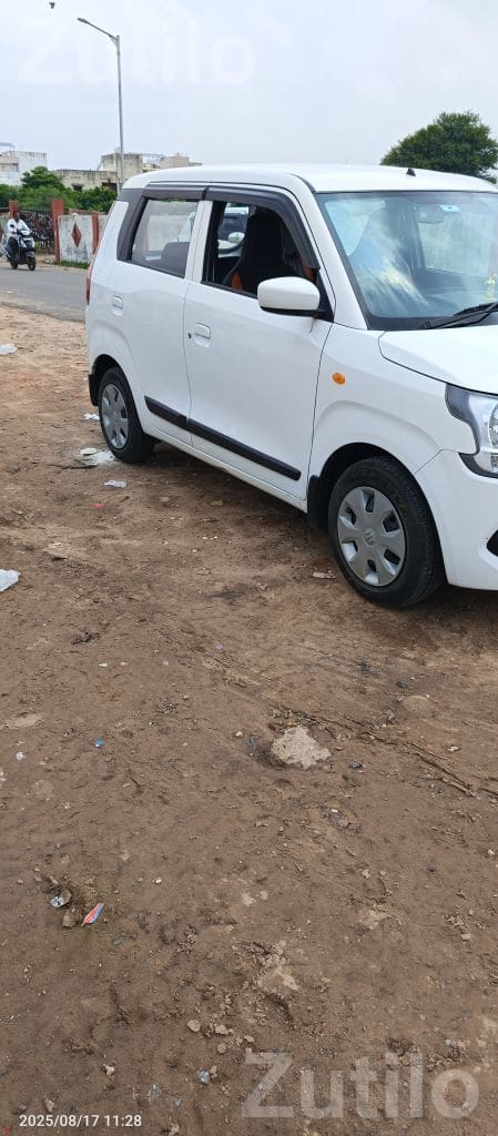 2023 Maruti Suzuki WagonR VXI Petrol - કાર - અમદાવાદ શહેર - Image 4