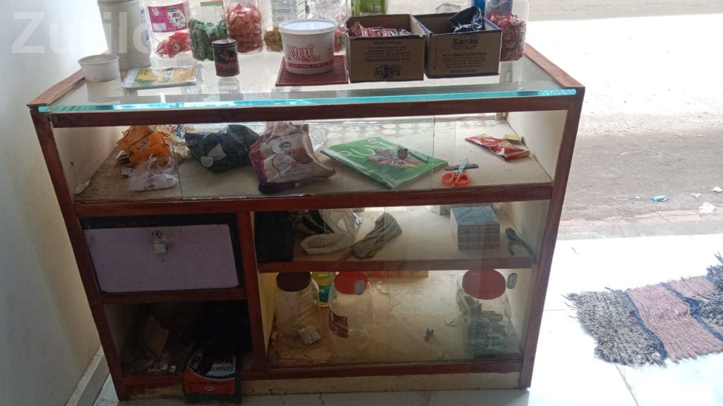 Glass Shop Counter Display Cabinet - ઓફિસ ફર્નિચર - કોટડા સાંગાણી - Image 2