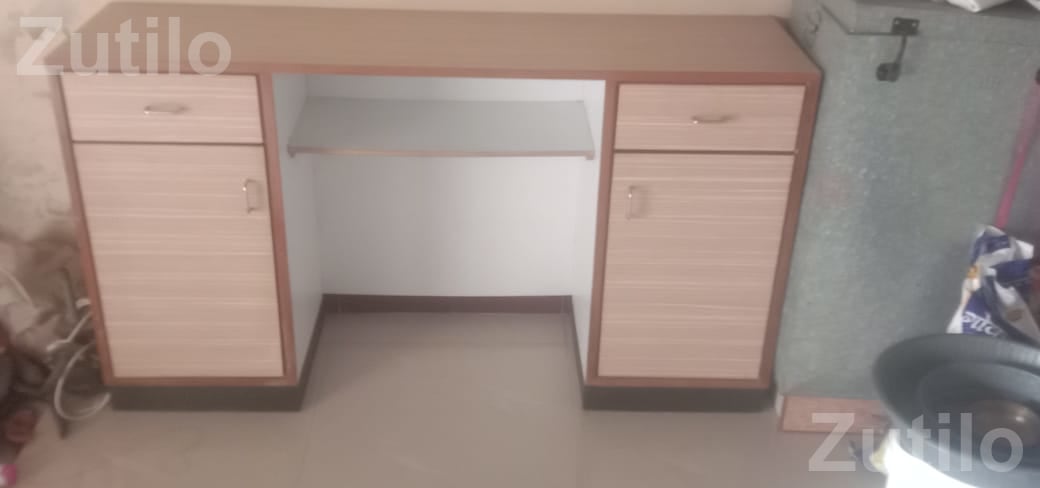 Home Made Wooden Office Table with Storage - ઓફિસ ફર્નિચર - રાજકોટ શહેર - Image 4