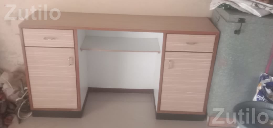 Home Made Wooden Office Table with Storage - ઓફિસ ફર્નિચર - રાજકોટ શહેર - Image 5