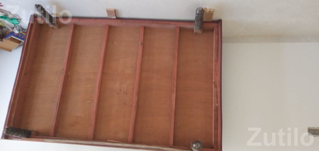 4x6 Wooden Single Bed in Good Condition - પાંખા અને ગાદી - રાજકોટ શહેર - Image 3