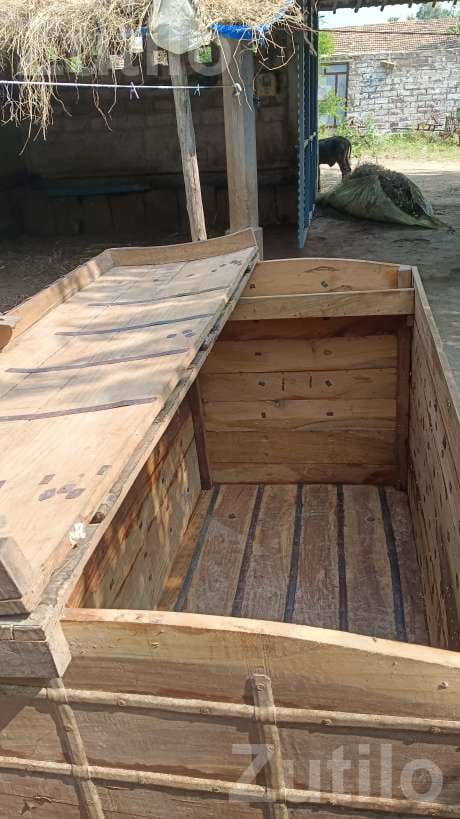 Vintage Teak Wood Storage Chest - કબાટ અને સ્ટોરેજ - સાવરકુંડલા - Image 2