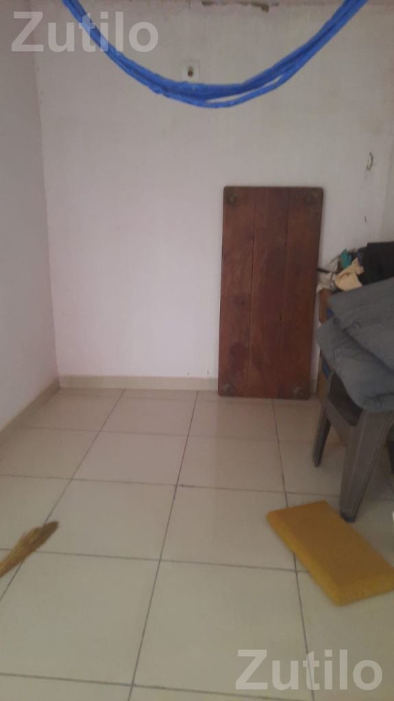 House with Ground Floor Shop on 1000 Sq Ft House with Ground Floor Shop on 1000 Sq Ft