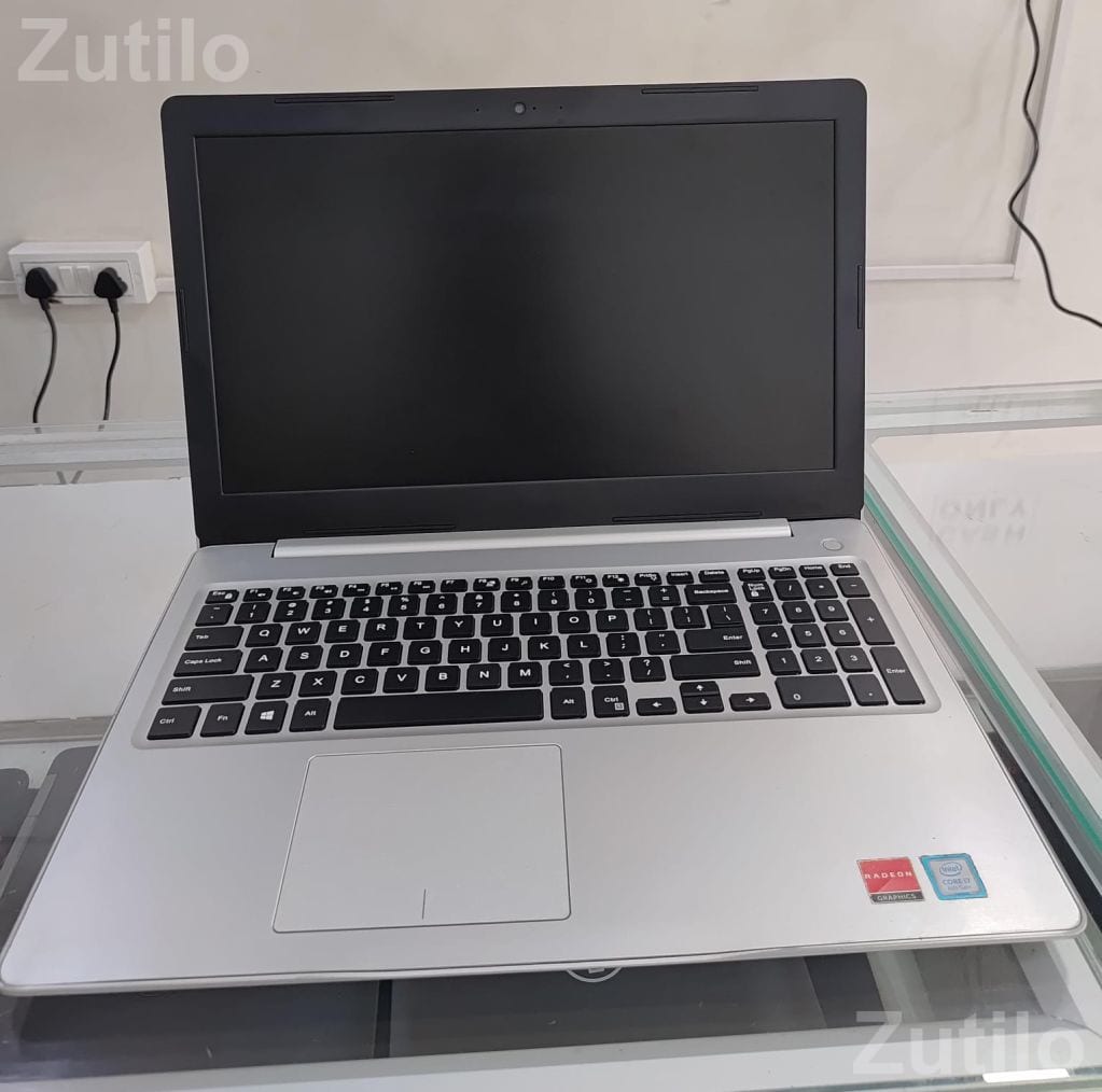 Silver Laptop in Clean Condition - લેપટોપ અને કમ્પ્યુટર - રાજકોટ શહેર - Image 2