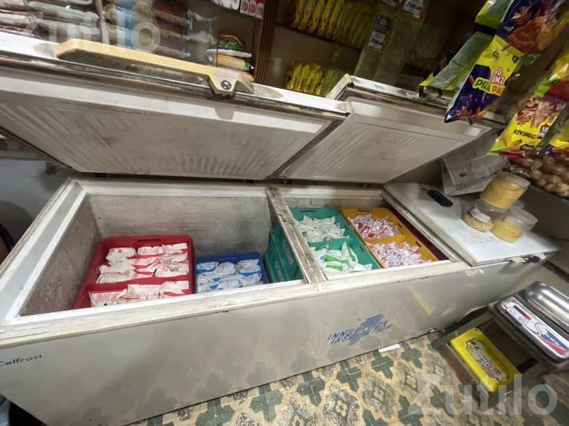 Celfrost 3 Door Commercial Refrigerator - Refrigerators - Surat City - Image 2